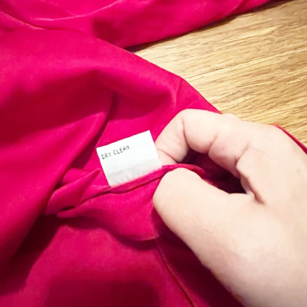 Talbots 100% Silk Vibrant V-Neck Red Blouse with ruched collar long sleeves. 10 - Picture 14 of 14